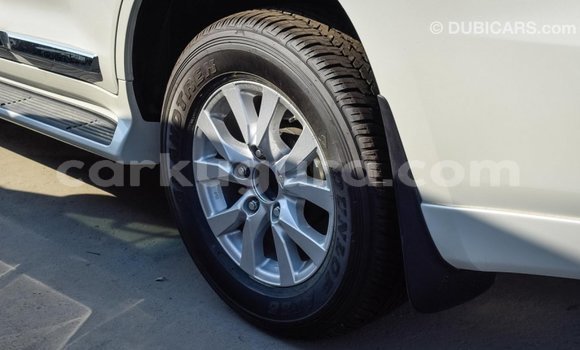 Acheter Import Voiture Toyota Land Cruiser Blanc à Import - Dubai, Bujumbura Acheter Import Voiture Toyota Land Cruiser Blanc à Import - Dubai, Bujumbura