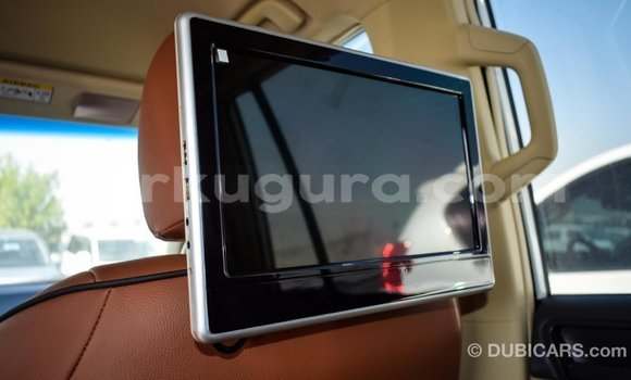 Acheter Import Voiture Toyota Prado Blanc à Import - Dubai, Bujumbura Acheter Import Voiture Toyota Prado Blanc à Import - Dubai, Bujumbura