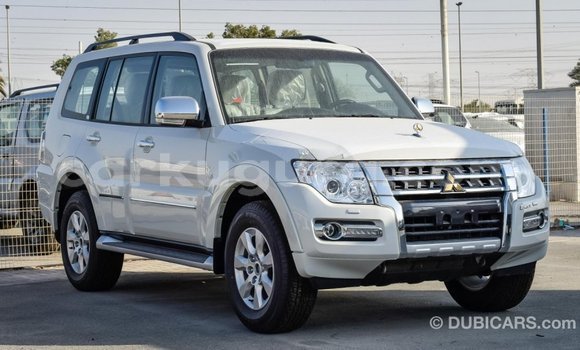 Nunua Imported Mitsubishi Pajero Nyeupe Gari ndani ya Import - Dubai nchini Bujumbura Nunua Imported Mitsubishi Pajero Nyeupe Gari ndani ya Import - Dubai nchini Bujumbura