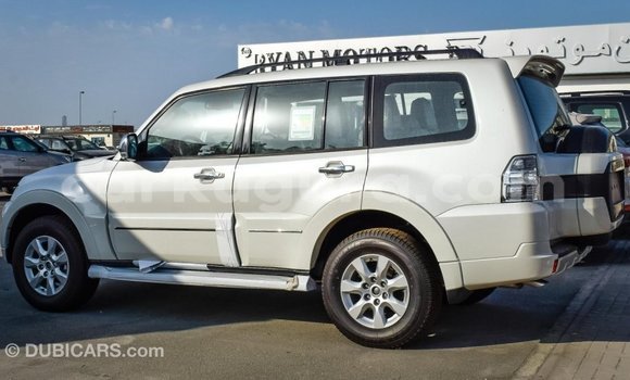 Nunua Imported Mitsubishi Pajero Nyeupe Gari ndani ya Import - Dubai nchini Bujumbura Nunua Imported Mitsubishi Pajero Nyeupe Gari ndani ya Import - Dubai nchini Bujumbura