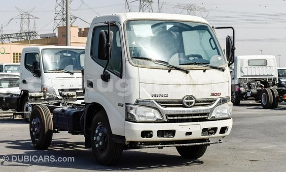 Nunua Imported Hino 300 Series Nyeupe Lori ndani ya Import - Dubai nchini Bujumbura Nunua Imported Hino 300 Series Nyeupe Lori ndani ya Import - Dubai nchini Bujumbura