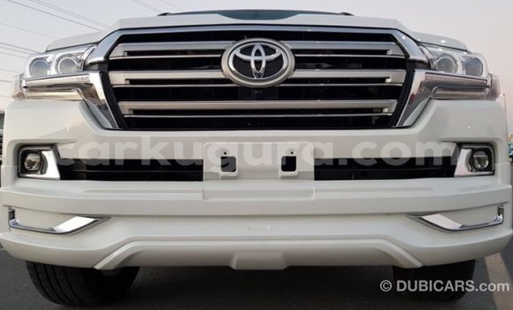 Acheter Import Voiture Toyota Land Cruiser Blanc à Import - Dubai, Bujumbura Acheter Import Voiture Toyota Land Cruiser Blanc à Import - Dubai, Bujumbura
