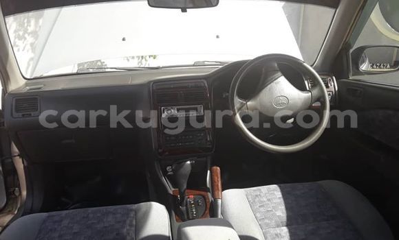 Nunua Ilio tumika Toyota Carina Fedha Gari ndani ya Bujumbura nchini Bujumbura Nunua Ilio tumika Toyota Carina Fedha Gari ndani ya Bujumbura nchini Bujumbura