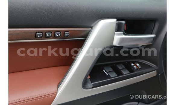 Acheter Import Voiture Toyota Land Cruiser Blanc à Import - Dubai, Bujumbura Acheter Import Voiture Toyota Land Cruiser Blanc à Import - Dubai, Bujumbura