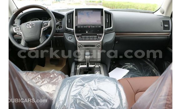 Acheter Import Voiture Toyota Land Cruiser Blanc à Import - Dubai, Bujumbura Acheter Import Voiture Toyota Land Cruiser Blanc à Import - Dubai, Bujumbura