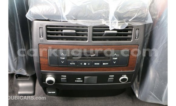 Acheter Import Voiture Toyota Land Cruiser Blanc à Import - Dubai, Bujumbura Acheter Import Voiture Toyota Land Cruiser Blanc à Import - Dubai, Bujumbura