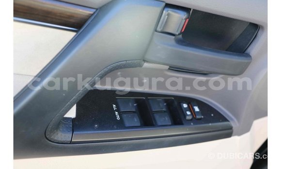 Nunua Imported Toyota Land Cruiser Nyeusi Gari ndani ya Import - Dubai nchini Bujumbura Nunua Imported Toyota Land Cruiser Nyeusi Gari ndani ya Import - Dubai nchini Bujumbura