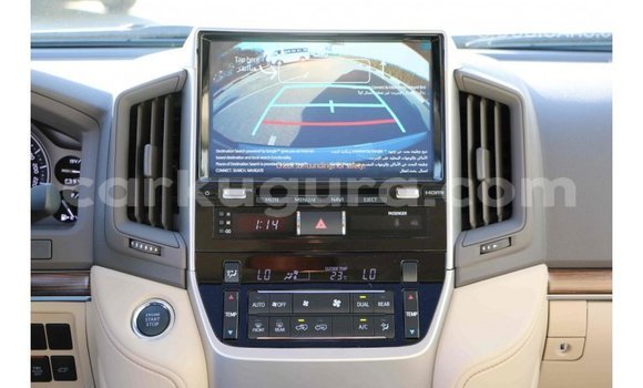 Acheter Import Voiture Toyota Land Cruiser Noir à Import - Dubai, Bujumbura Acheter Import Voiture Toyota Land Cruiser Noir à Import - Dubai, Bujumbura