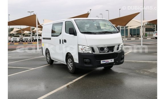 Acheter Import Voiture Nissan Urvan Blanc à Import - Dubai, Bujumbura