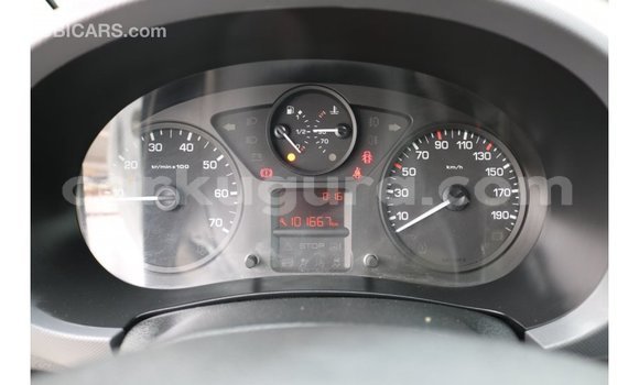 Acheter Import Voiture Peugeot Partner Blanc à Import - Dubai, Bujumbura