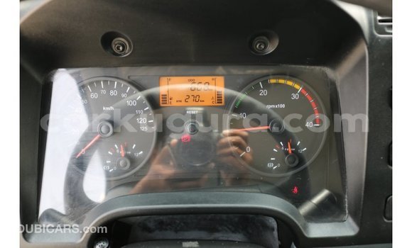 Acheter Import Voiture Mitsubishi Carisma Blanc à Import - Dubai, Bujumbura