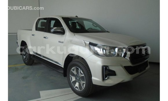 Acheter Import Voiture Toyota Hilux Blanc à Import - Dubai, Bujumbura Acheter Import Voiture Toyota Hilux Blanc à Import - Dubai, Bujumbura