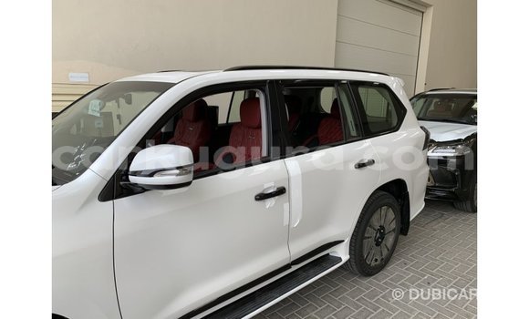 Nunua Imported Lexus LX Nyeupe Gari ndani ya Import - Dubai nchini Bujumbura Nunua Imported Lexus LX Nyeupe Gari ndani ya Import - Dubai nchini Bujumbura