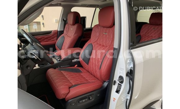 Nunua Imported Lexus LX Nyeupe Gari ndani ya Import - Dubai nchini Bujumbura Nunua Imported Lexus LX Nyeupe Gari ndani ya Import - Dubai nchini Bujumbura