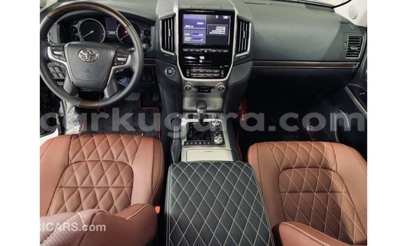 Nunua Imported Toyota Land Cruiser Nyeusi Gari ndani ya Import - Dubai nchini Bujumbura Nunua Imported Toyota Land Cruiser Nyeusi Gari ndani ya Import - Dubai nchini Bujumbura