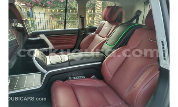 Nunua Imported Toyota Land Cruiser Nyeusi Gari ndani ya Import - Dubai nchini Bujumbura Nunua Imported Toyota Land Cruiser Nyeusi Gari ndani ya Import - Dubai nchini Bujumbura