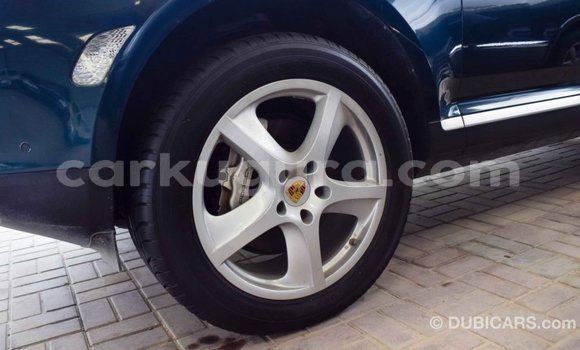 Acheter Import Voiture Porsche Cayenne Vert à Import - Dubai, Bujumbura