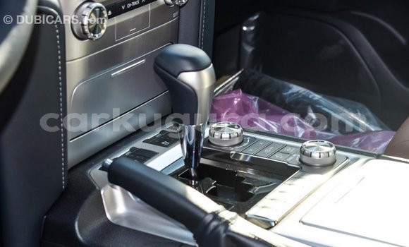Acheter Import Voiture Toyota Land Cruiser Blanc à Import - Dubai, Bujumbura Acheter Import Voiture Toyota Land Cruiser Blanc à Import - Dubai, Bujumbura