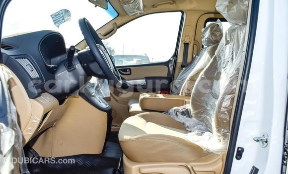 Acheter Import Voiture Hyundai Accent Blanc à Import - Dubai, Bujumbura Acheter Import Voiture Hyundai Accent Blanc à Import - Dubai, Bujumbura