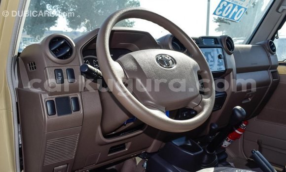 Nunua Imported Toyota Land Cruiser Beige Gari ndani ya Import - Dubai nchini Bujumbura Nunua Imported Toyota Land Cruiser Beige Gari ndani ya Import - Dubai nchini Bujumbura