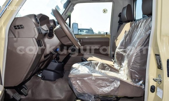 Nunua Imported Toyota Land Cruiser Beige Gari ndani ya Import - Dubai nchini Bujumbura Nunua Imported Toyota Land Cruiser Beige Gari ndani ya Import - Dubai nchini Bujumbura