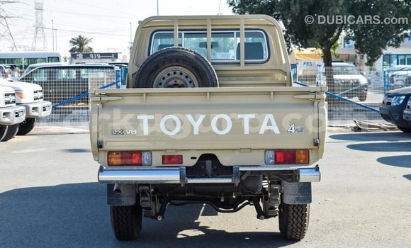Nunua Imported Toyota Land Cruiser Beige Gari ndani ya Import - Dubai nchini Bujumbura Nunua Imported Toyota Land Cruiser Beige Gari ndani ya Import - Dubai nchini Bujumbura