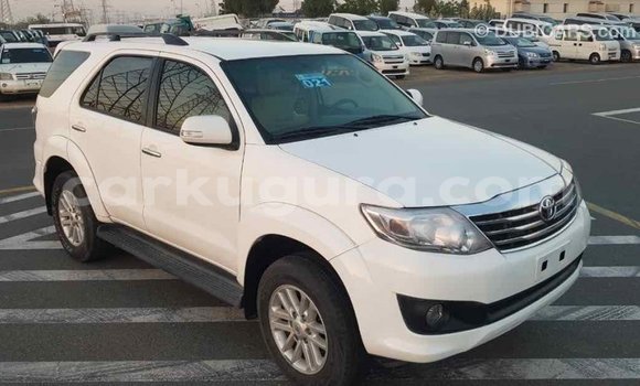 Buy Import Toyota Fortuner White Car in Import - Dubai in Bujumbura Buy Import Toyota Fortuner White Car in Import - Dubai in Bujumbura
