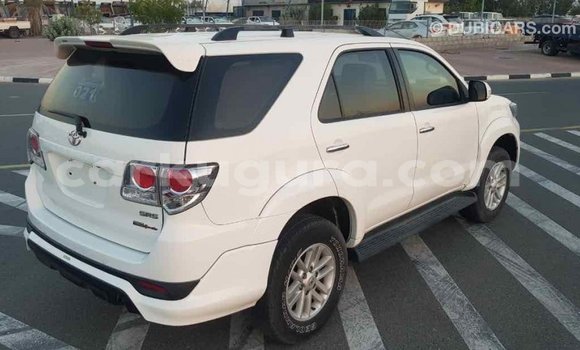 Buy Import Toyota Fortuner White Car in Import - Dubai in Bujumbura Buy Import Toyota Fortuner White Car in Import - Dubai in Bujumbura