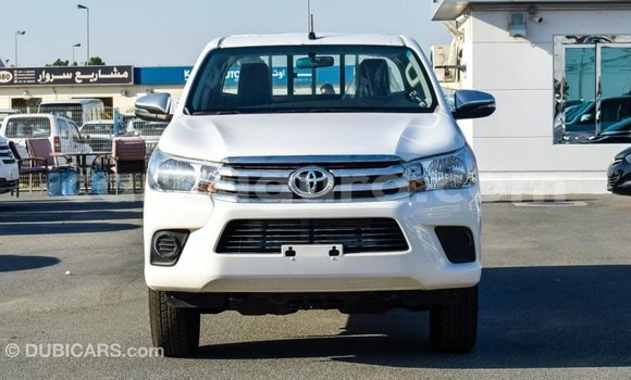 Nunua Imported Toyota Hilux Nyeupe Gari ndani ya Import - Dubai nchini Bujumbura Nunua Imported Toyota Hilux Nyeupe Gari ndani ya Import - Dubai nchini Bujumbura