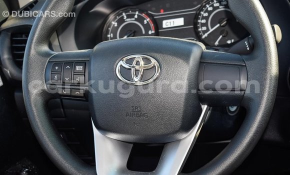 Nunua Imported Toyota Hilux Nyeupe Gari ndani ya Import - Dubai nchini Bujumbura Nunua Imported Toyota Hilux Nyeupe Gari ndani ya Import - Dubai nchini Bujumbura