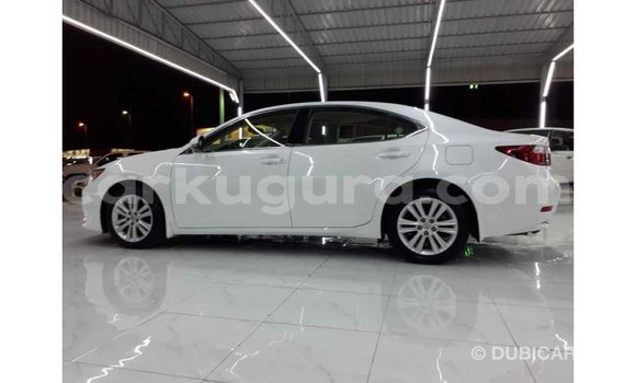 Nunua Imported Lexus ES Nyeupe Gari ndani ya Import - Dubai nchini Bujumbura Nunua Imported Lexus ES Nyeupe Gari ndani ya Import - Dubai nchini Bujumbura