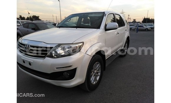 Buy Import Toyota Fortuner White Car in Import - Dubai in Bujumbura Buy Import Toyota Fortuner White Car in Import - Dubai in Bujumbura