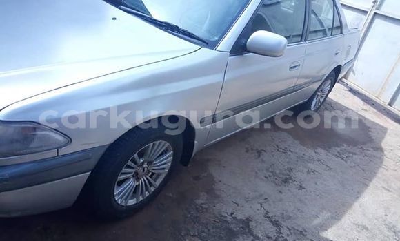Nunua Ilio tumika Toyota Carina Fedha Gari ndani ya Bujumbura nchini Bujumbura Nunua Ilio tumika Toyota Carina Fedha Gari ndani ya Bujumbura nchini Bujumbura