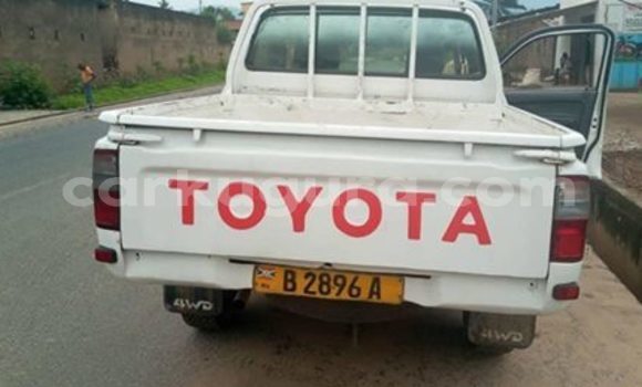 Nunua Ilio tumika Toyota Hilux Nyeupe Gari ndani ya Bujumbura nchini Bujumbura Nunua Ilio tumika Toyota Hilux Nyeupe Gari ndani ya Bujumbura nchini Bujumbura