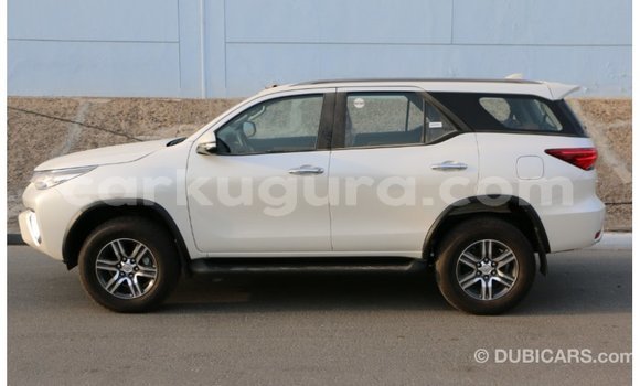 Nunua Imported Toyota Fortuner Nyeusi Gari ndani ya Import - Dubai nchini Bujumbura Nunua Imported Toyota Fortuner Nyeusi Gari ndani ya Import - Dubai nchini Bujumbura