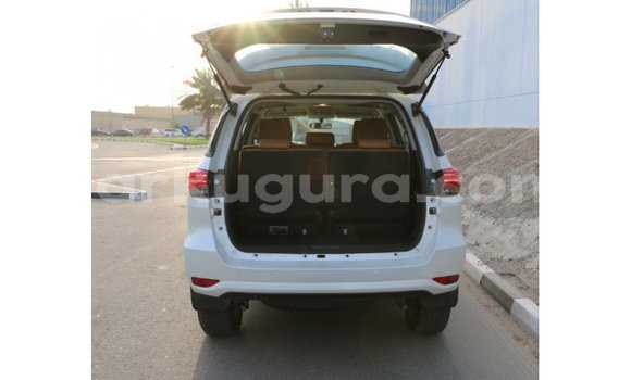 Nunua Imported Toyota Fortuner Nyeusi Gari ndani ya Import - Dubai nchini Bujumbura Nunua Imported Toyota Fortuner Nyeusi Gari ndani ya Import - Dubai nchini Bujumbura