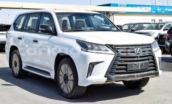 Acheter Import Voiture Lexus LX Blanc à Import - Dubai, Bujumbura Acheter Import Voiture Lexus LX Blanc à Import - Dubai, Bujumbura