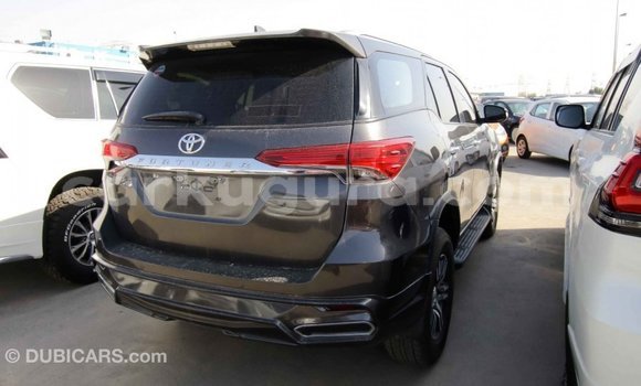 Nunua Imported Toyota Fortuner Nyingine Gari ndani ya Import - Dubai nchini Bujumbura Nunua Imported Toyota Fortuner Nyingine Gari ndani ya Import - Dubai nchini Bujumbura