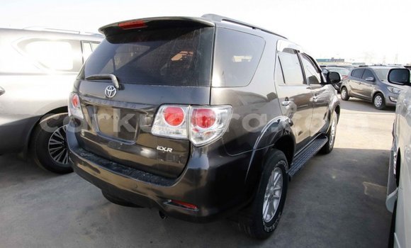 Acheter Import Voiture Toyota Fortuner Autre à Import - Dubai, Bujumbura Acheter Import Voiture Toyota Fortuner Autre à Import - Dubai, Bujumbura
