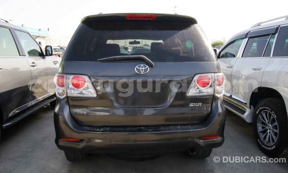 Acheter Import Voiture Toyota Fortuner Autre à Import - Dubai, Bujumbura Acheter Import Voiture Toyota Fortuner Autre à Import - Dubai, Bujumbura