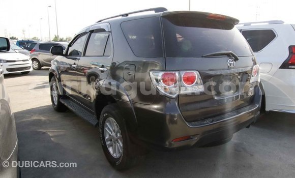 Acheter Import Voiture Toyota Fortuner Autre à Import - Dubai, Bujumbura Acheter Import Voiture Toyota Fortuner Autre à Import - Dubai, Bujumbura