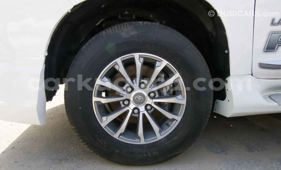 Nunua Imported Toyota Prado Nyeupe Gari ndani ya Import - Dubai nchini Bujumbura Nunua Imported Toyota Prado Nyeupe Gari ndani ya Import - Dubai nchini Bujumbura