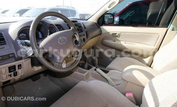 Acheter Import Voiture Toyota Fortuner Blanc à Import - Dubai, Bujumbura Acheter Import Voiture Toyota Fortuner Blanc à Import - Dubai, Bujumbura