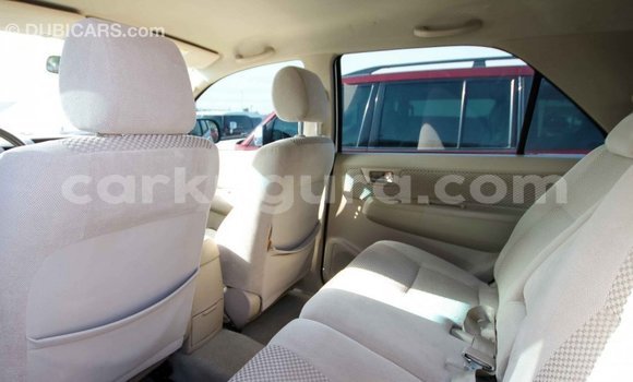 Acheter Import Voiture Toyota Fortuner Blanc à Import - Dubai, Bujumbura Acheter Import Voiture Toyota Fortuner Blanc à Import - Dubai, Bujumbura