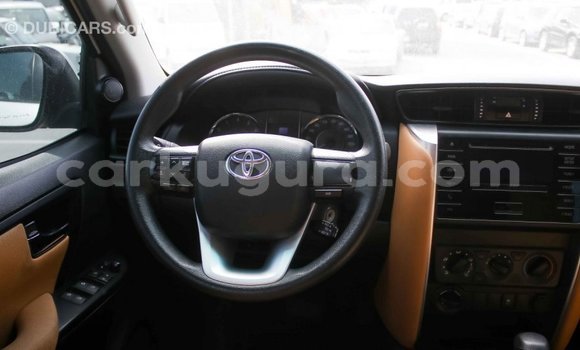 Acheter Import Voiture Toyota Fortuner Blanc à Import - Dubai, Bujumbura Acheter Import Voiture Toyota Fortuner Blanc à Import - Dubai, Bujumbura