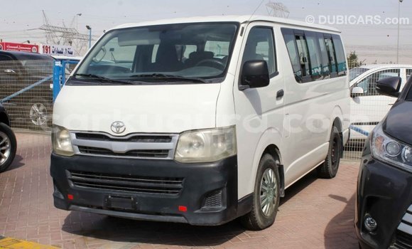 Nunua Imported Toyota Hiace Nyeupe Gari ndani ya Import - Dubai nchini Bujumbura Nunua Imported Toyota Hiace Nyeupe Gari ndani ya Import - Dubai nchini Bujumbura