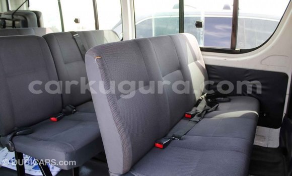 Nunua Imported Toyota Hiace Nyeupe Gari ndani ya Import - Dubai nchini Bujumbura Nunua Imported Toyota Hiace Nyeupe Gari ndani ya Import - Dubai nchini Bujumbura