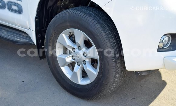 Acheter Import Voiture Toyota Prado Blanc à Import - Dubai, Bujumbura Acheter Import Voiture Toyota Prado Blanc à Import - Dubai, Bujumbura