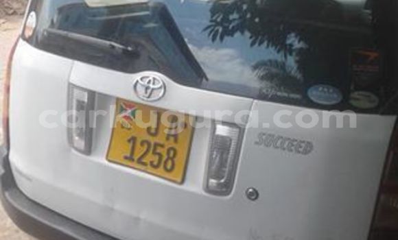 Acheter Occasion Voiture Toyota Succeed Blanc à Bujumbura, Bujumbura Acheter Occasion Voiture Toyota Succeed Blanc à Bujumbura, Bujumbura