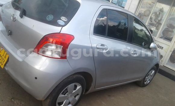 Acheter Occasion Voiture Toyota Vitz Gris à Bujumbura, Bujumbura Acheter Occasion Voiture Toyota Vitz Gris à Bujumbura, Bujumbura